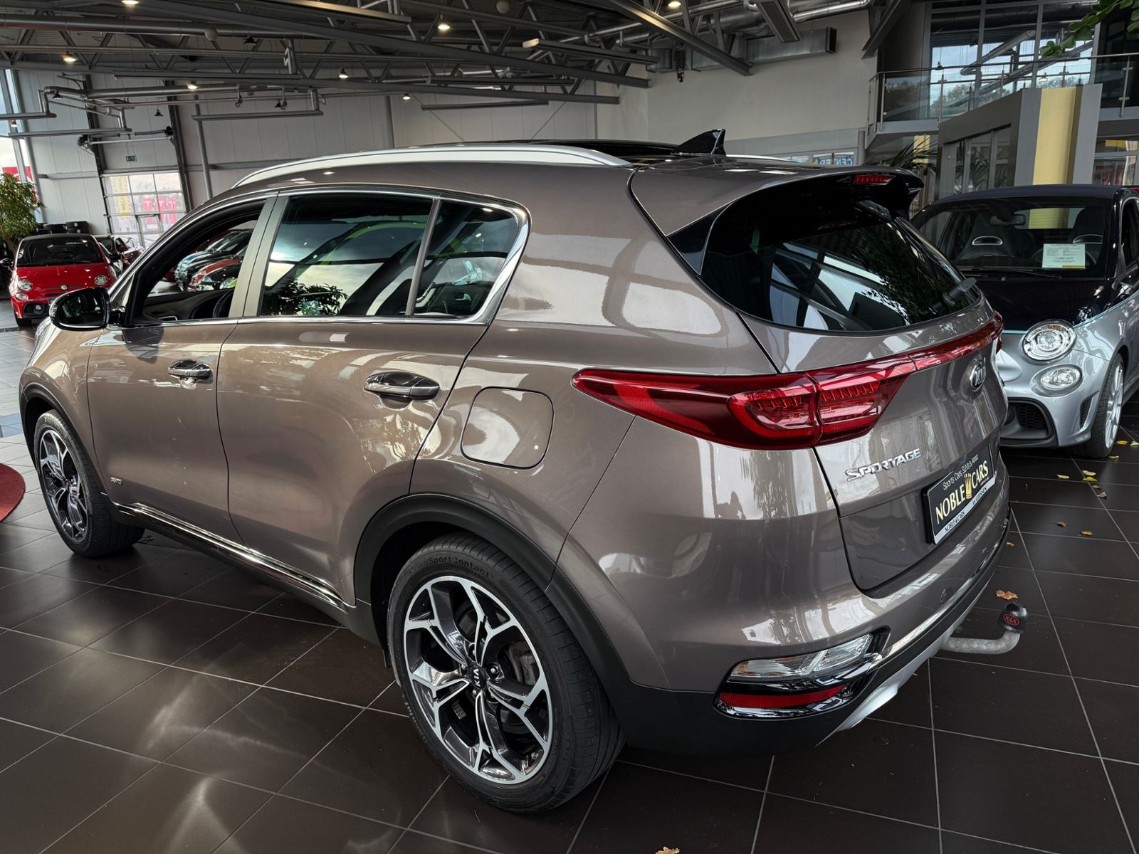 Fahrzeugabbildung Kia Sportage GT-Line AWD PANO AHK ACC