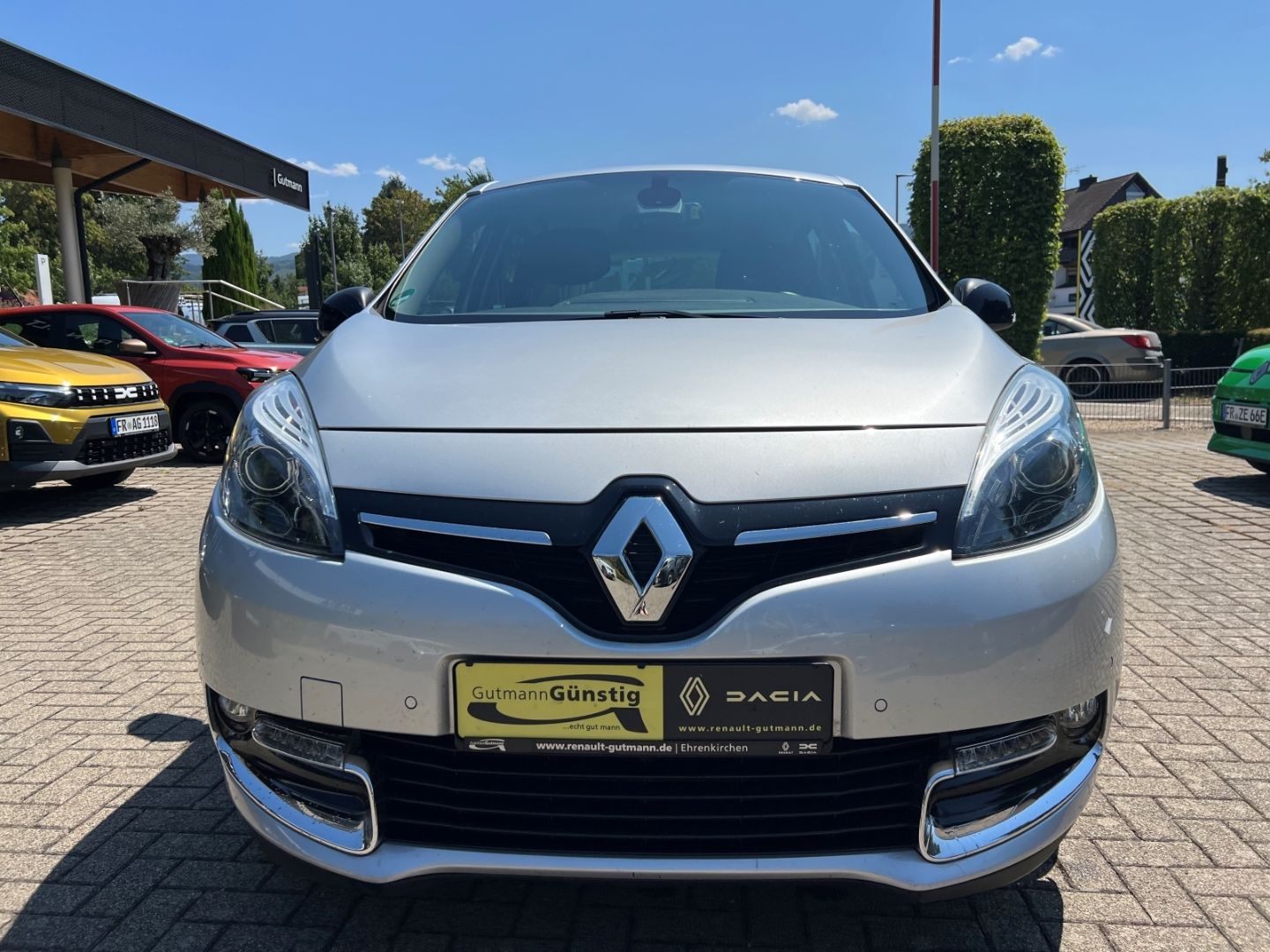 Fahrzeugabbildung Renault Scenic III BOSE Edition Dci 110 Navi BOSE-Sounds
