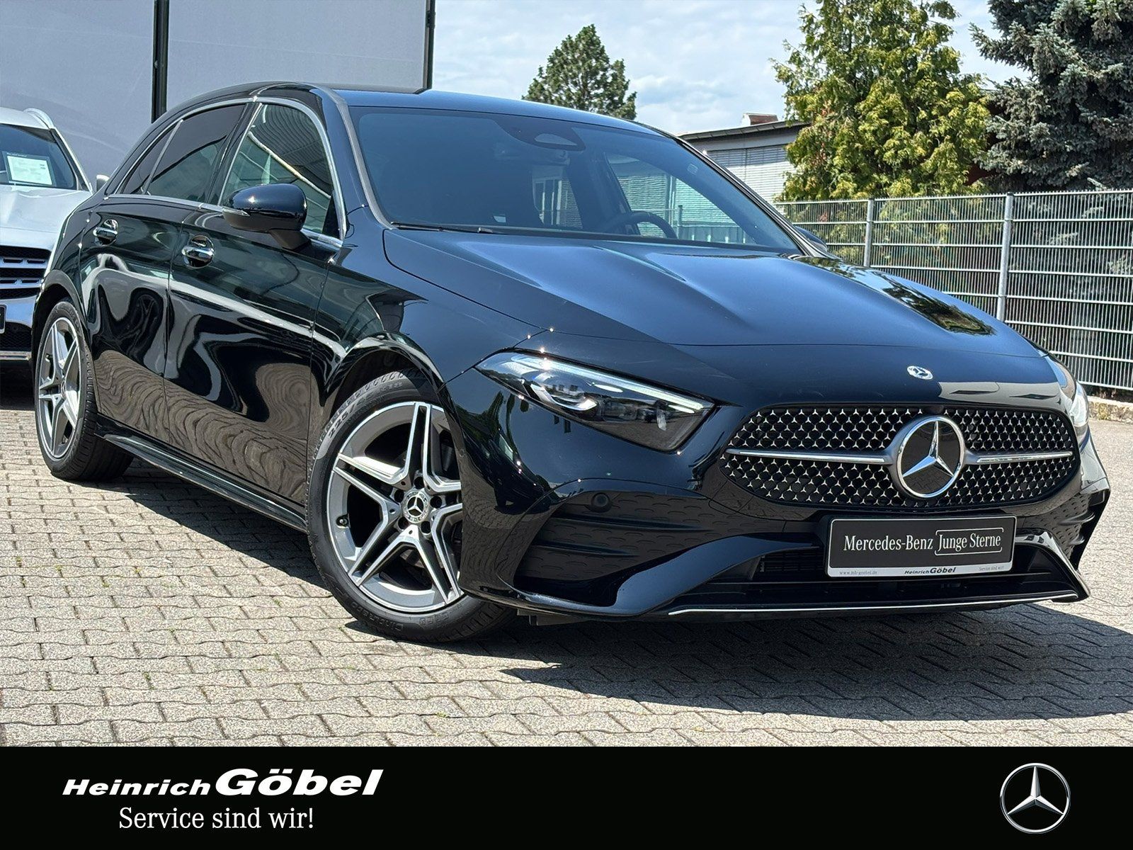 Fahrzeugabbildung Mercedes-Benz A 200 AMG*TOTWINKEL*DISTRONIC*KAMERA*AMBIENTEBEL