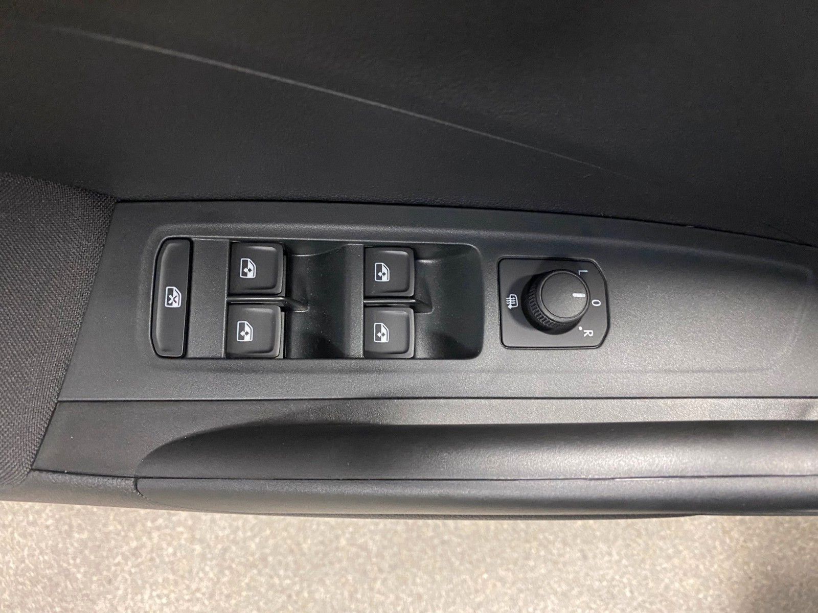 Fahrzeugabbildung SKODA Fabia 1.0l TSI 85kW DSG Drive+ TEMPOMAT+5J.Garan