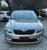 Skoda Octavia 1.6 TDI 105 CV Elegance - Skoda Octavia mit Diesel-Antrieb: Limousine, 1.6