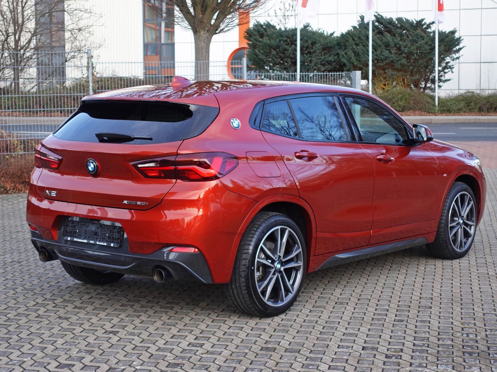 Fahrzeugabbildung BMW X2 xDrive20i Aut. M Sport Shadow HiFi AHK Cam