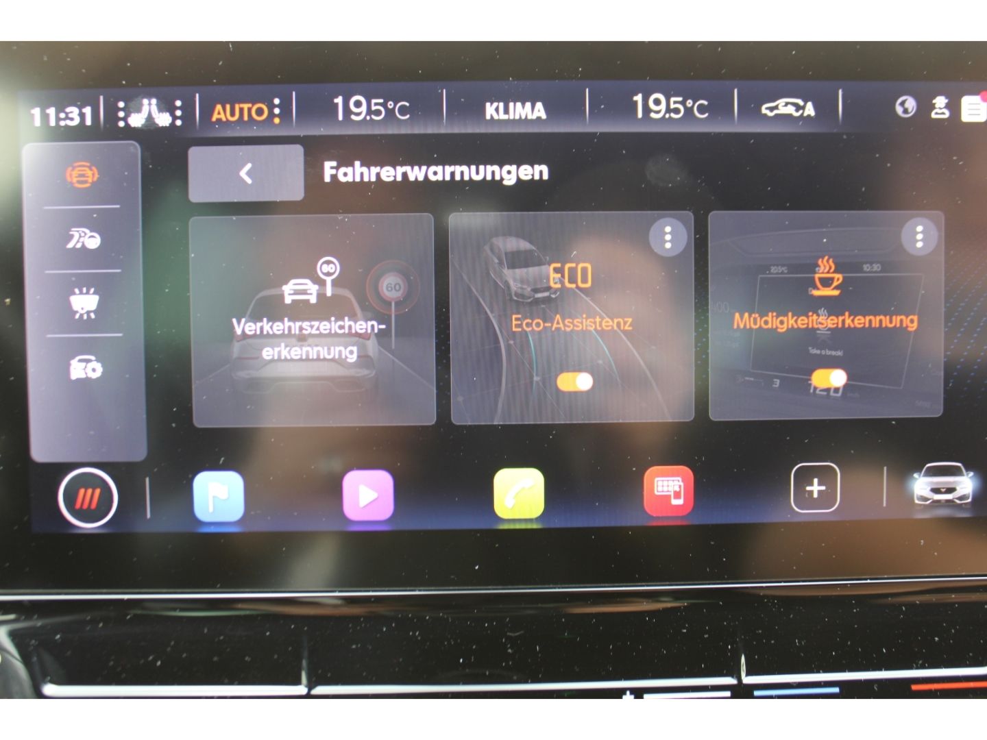 Fahrzeugabbildung CUPRA Leon 2.0 TSI VZ DSG ACC LED Navi PDC RFK SHZg DA