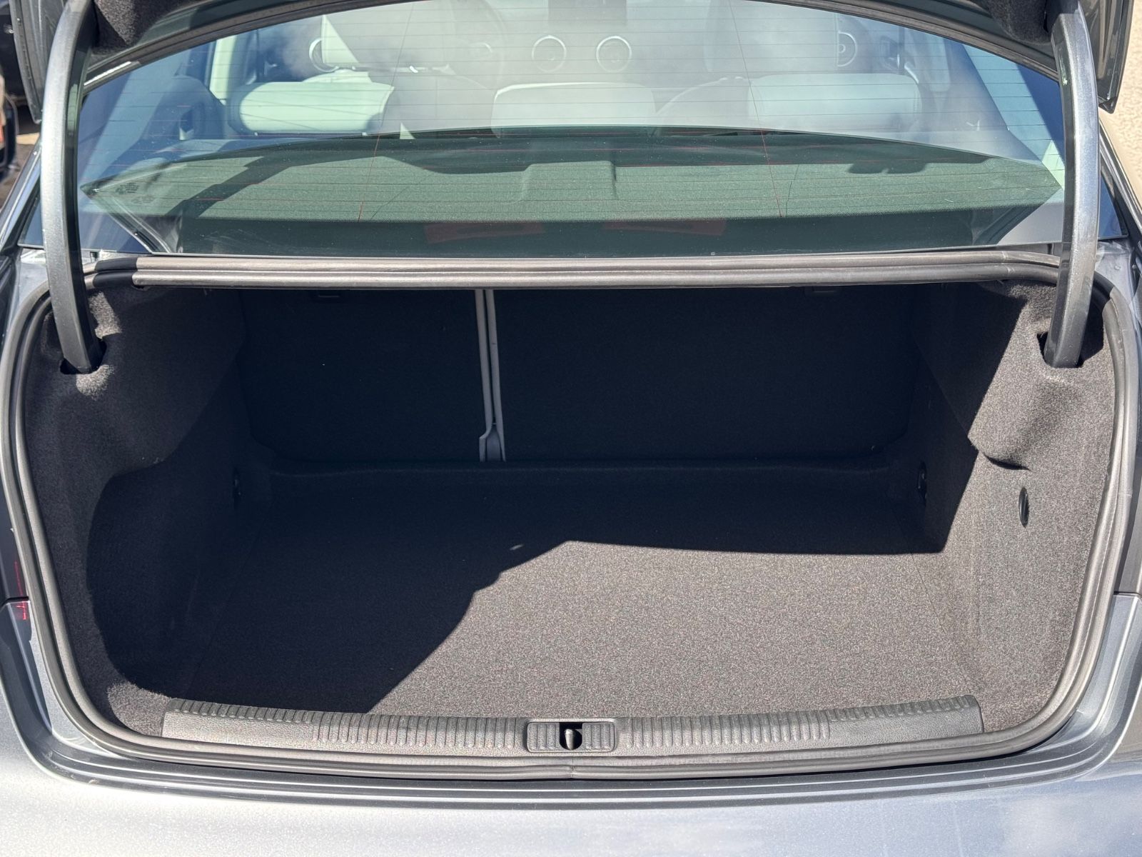 Audi A3Limousine*Sitzheiz*Parkass.*BT*Teilleder*
