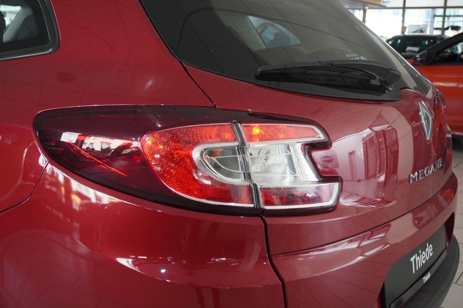 Fahrzeugabbildung Renault Megane Grandtour 1.6 AUTHEN. KLIMA/PDC/NEBEL/AHK