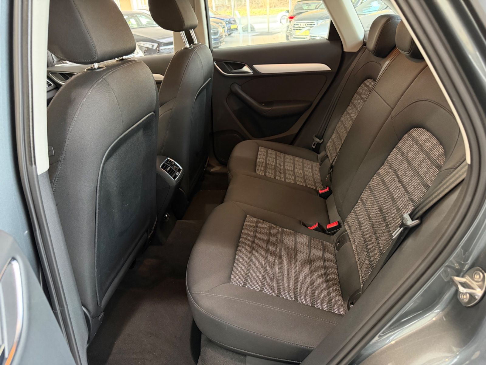 Fahrzeugabbildung Audi Q3 sport