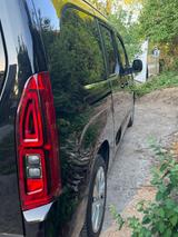 Opel Combo Life 1.2 Turbo 96kW Ultimate XL Auto U... - schwarze Opel Combo Life