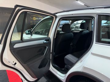 Volkswagen Tiguan - 12
