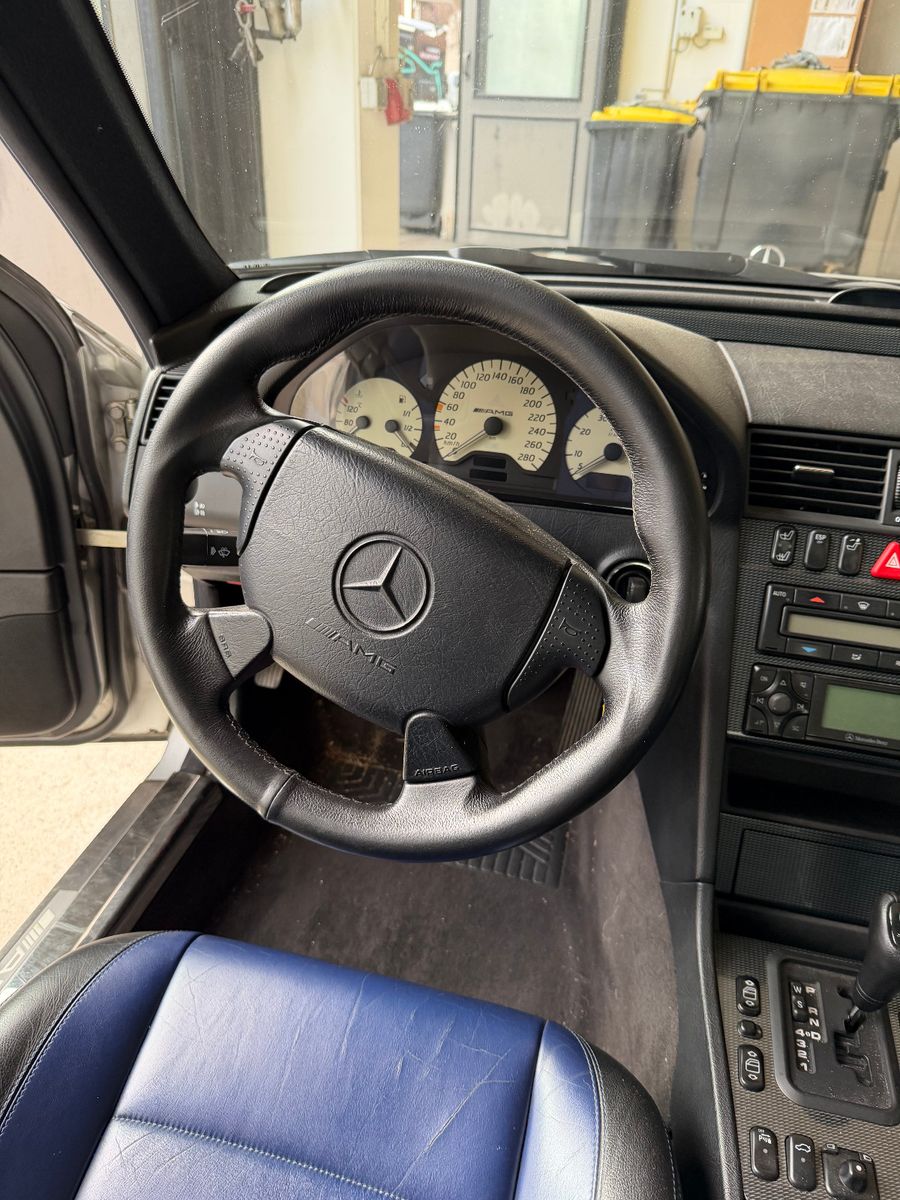 Fahrzeugabbildung Mercedes-Benz C 43 AMG mit Designo, orig. Navi ASP30