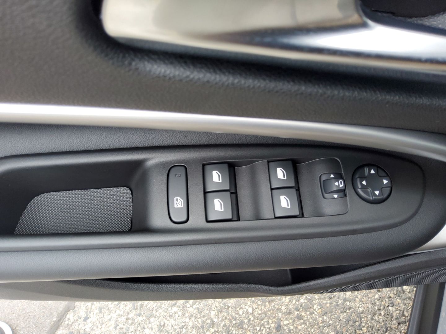 Fahrzeugabbildung Jeep Avenger 4xe Overland Allwetter, Keyless, SHZ, NA