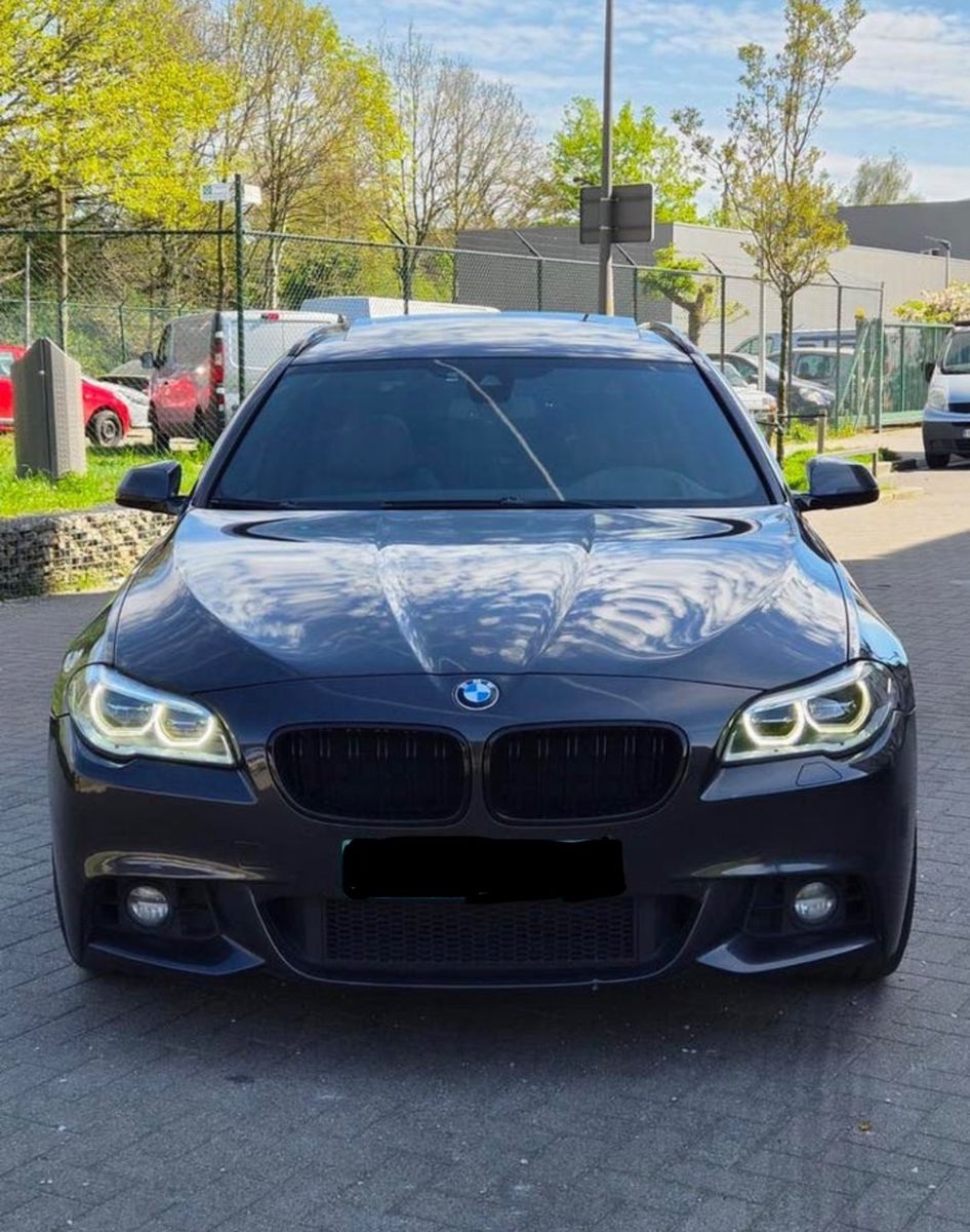 BMW 530d xDrive Touring M Sport / HUD - ACC - Pano