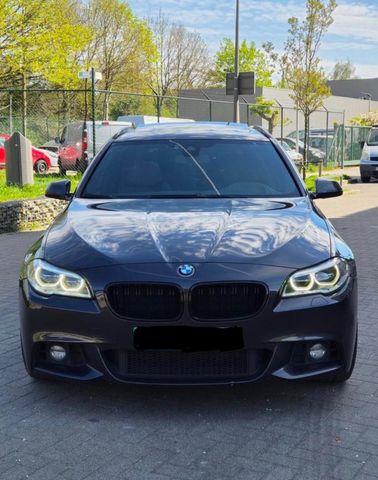 BMW 530d xDrive Touring M Sport / HUD - ACC - Pano
