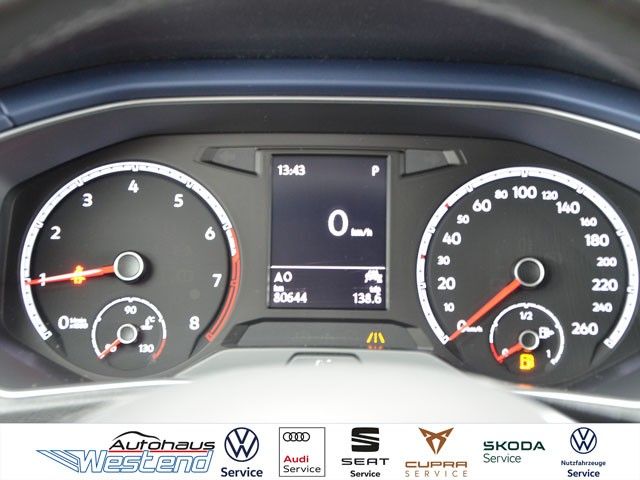Fahrzeugabbildung Volkswagen T-Roc United 1,5 TSI 110kW DSG AHK Navi SHZ