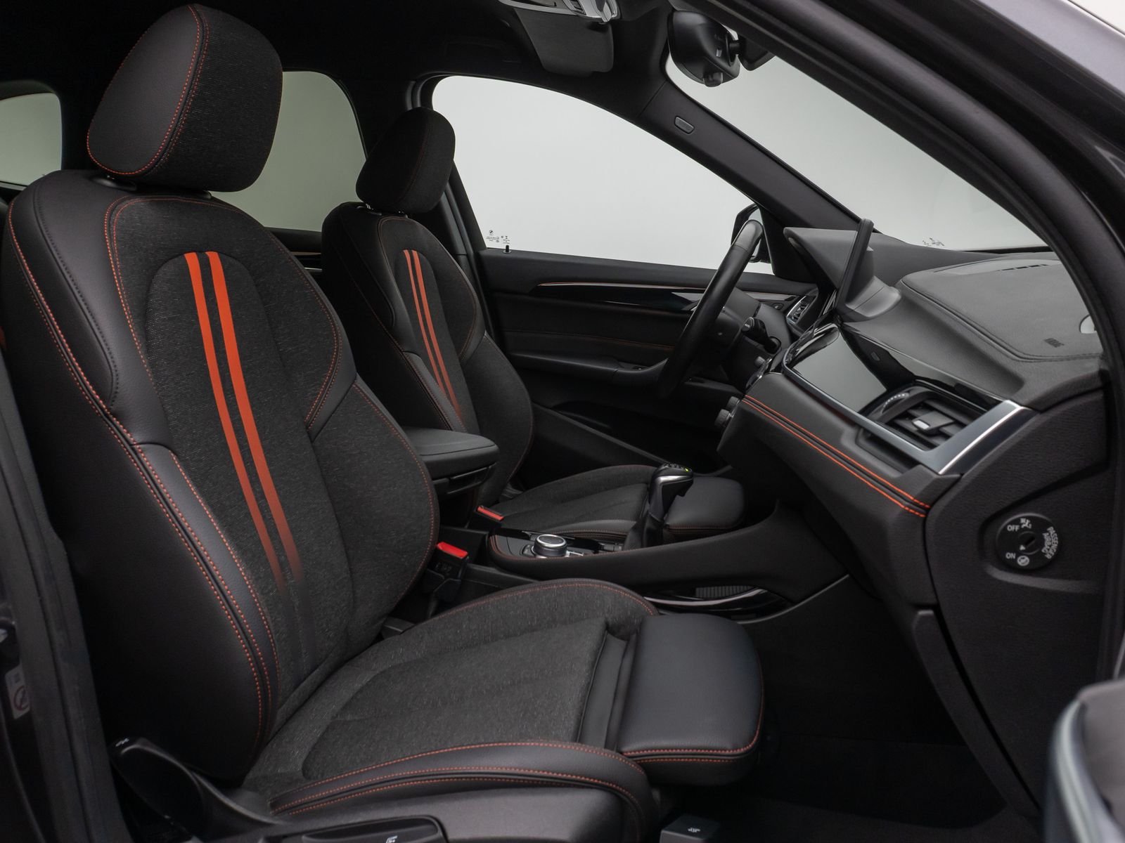 Fahrzeugabbildung BMW X1 xD25e SportLine Kamera HUD DAB Komfort 18Zoll