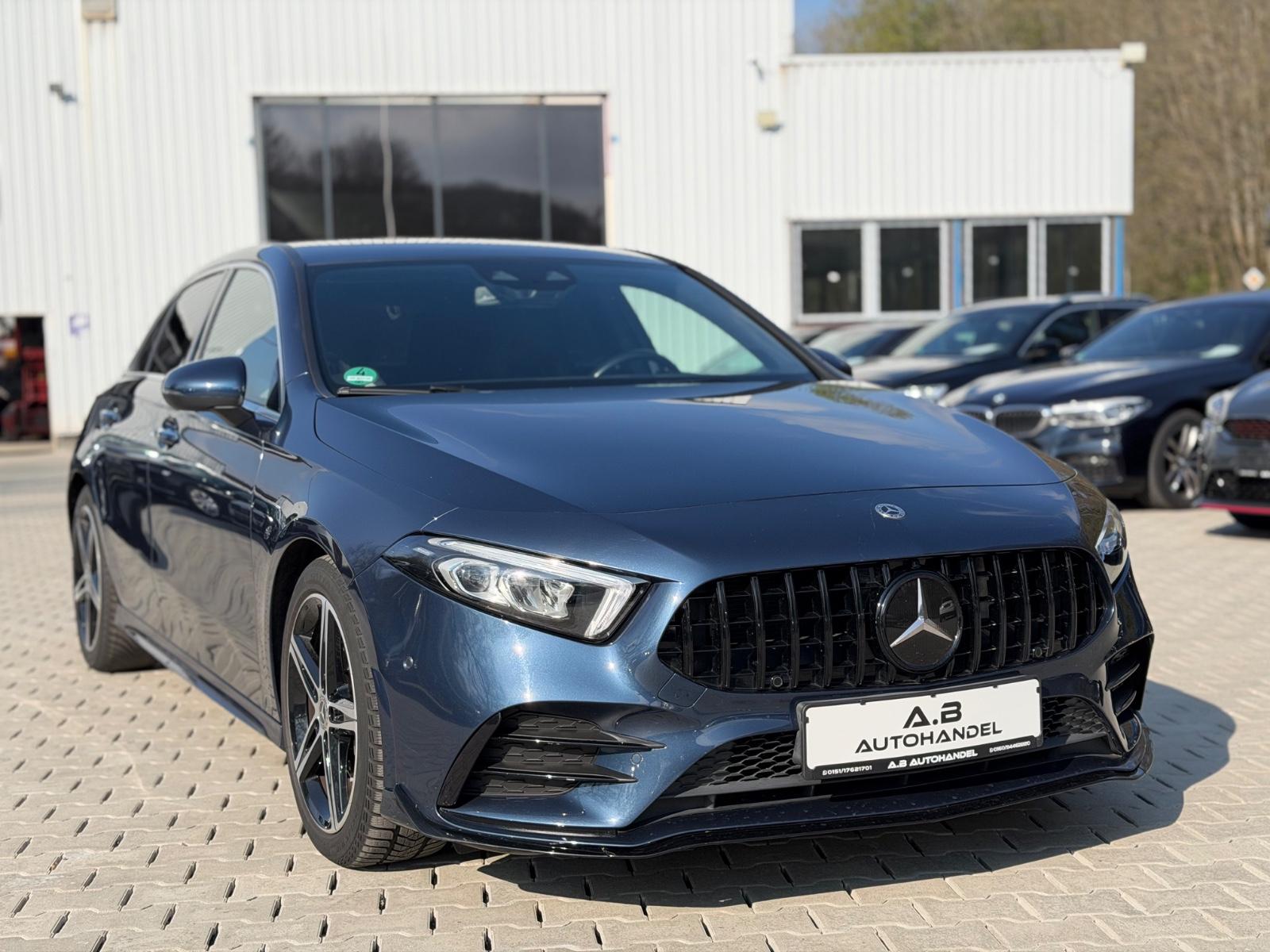 Mercedes-Benz A 220 4Matic AMG Line / HeadUp/STHZ/RCAM/LED