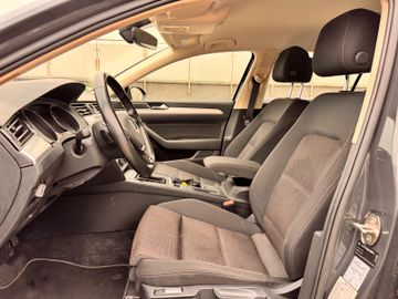 Volkswagen Passat Variant - 12