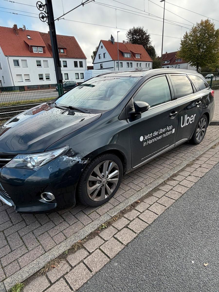 Toyota Auris 2014 — engine 99 HP (73kW)