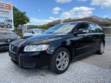 Volvo V50 Kombi 2.0 D Kinetic/AHK/Klima/Schiebedach/ - Volvo V50 mit Diesel-Antrieb: 2.0