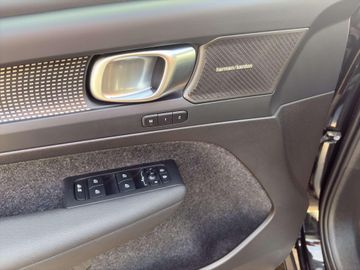 Volvo XC40 B3 Ultra Black Edition