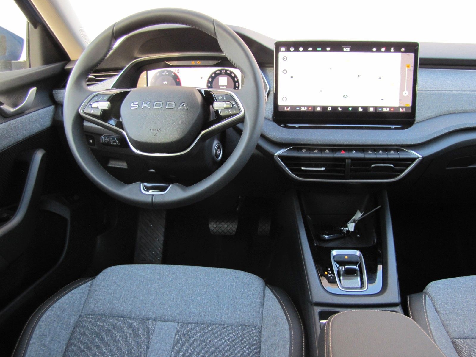 Fahrzeugabbildung SKODA Octavia Combi Tour 2.0 TDI 150PS DSG