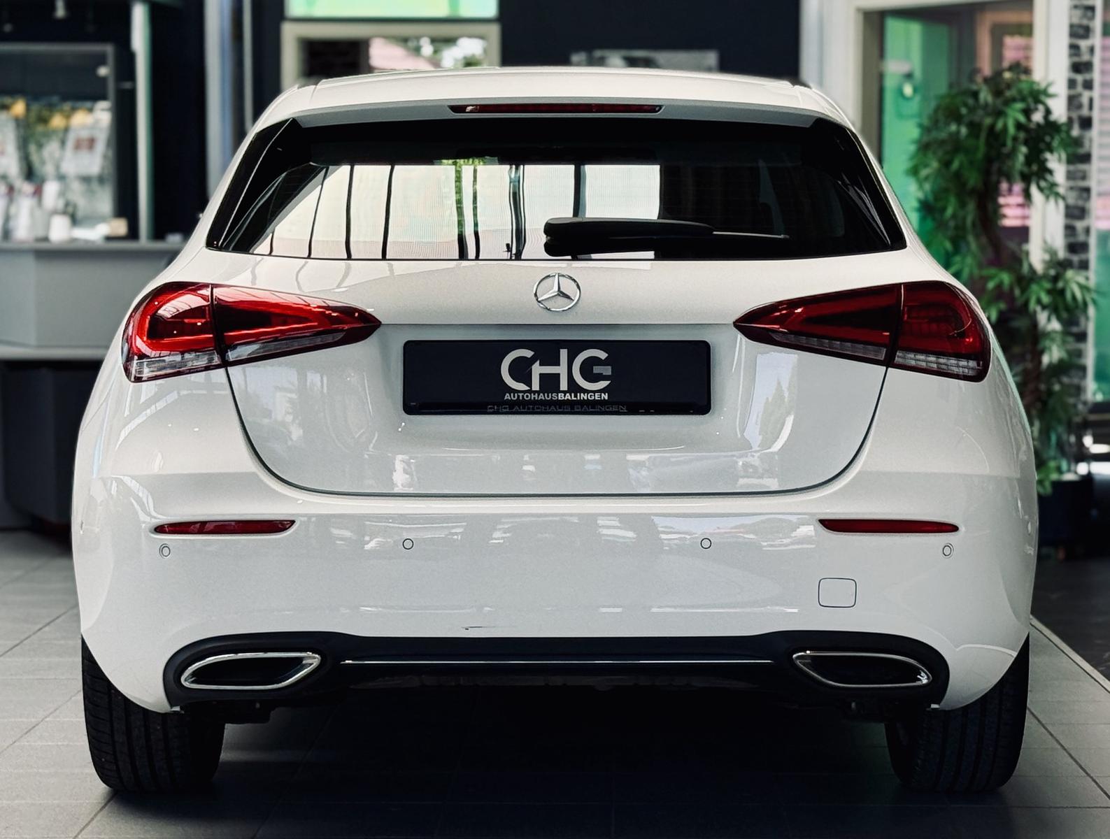 Mercedes-Benz A-Class SHZ Widescreen LED Carbon, миниатюра 6