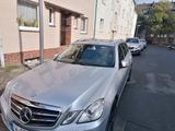 Mercedes-Benz E 220 CDI T BlueEFFICIENCY ELEGANCE ELEGANCE - Mercedes-Benz E 220: Elegance