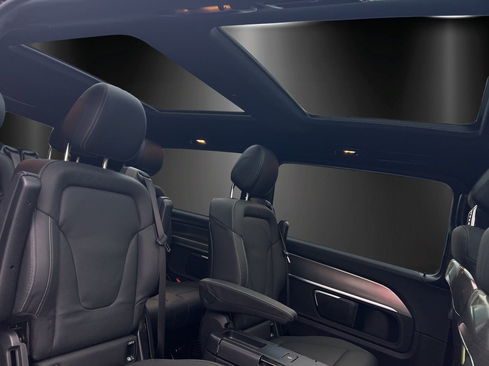 Fahrzeugabbildung Mercedes-Benz V300d Exclusive Edition AMG AIRMATIC AHK Standhz