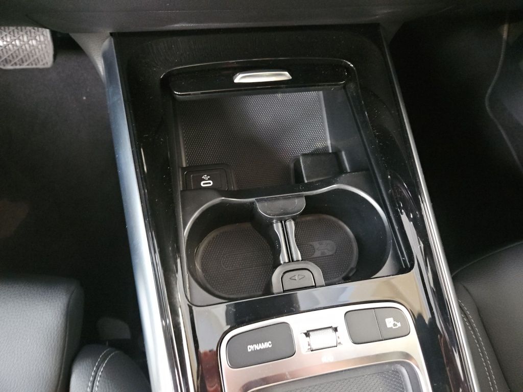 Fahrzeugabbildung Mercedes-Benz GLA 200 Progressive Totwi. Navi LED 360° SpurH