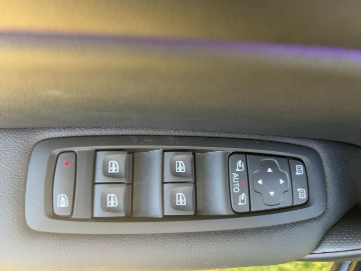 Fahrzeugabbildung Renault Megane Grandtour INTENS TCe 140 EDC SKZ LKHZ