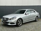 Mercedes-Benz E 200 Avantgarde BlueTec Limousine AHK SHZ LED - Mercedes-Benz E 200 in Bremen