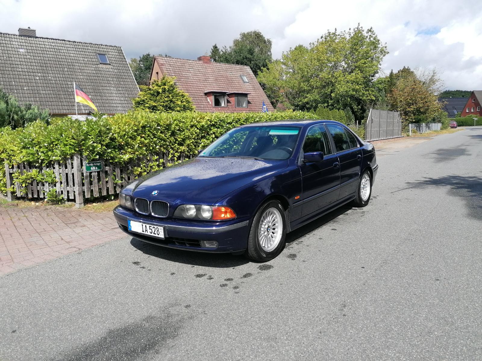 BMW 528iA MFL*DSP*SD*M-Fahrw*100% rostfrei/original!