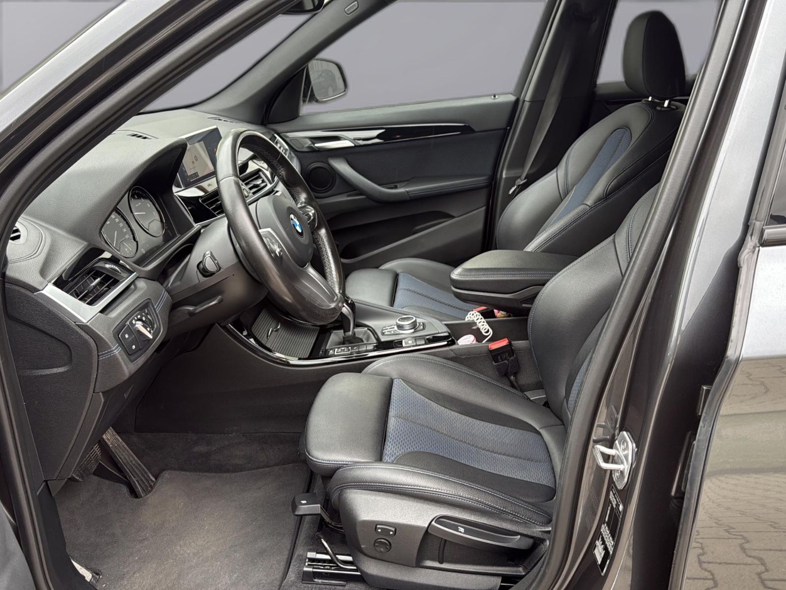 Fahrzeugabbildung BMW X1 sDrive 18 i M Sport/ 18 Zoll/ TOP