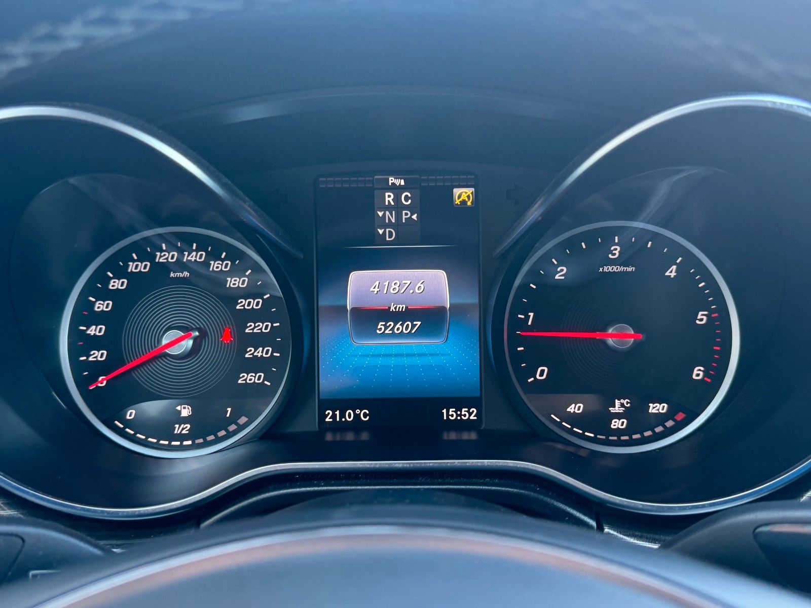 Fahrzeugabbildung Mercedes-Benz V 300 d AVA DISTRONIC AHK2,5to 360Kamera