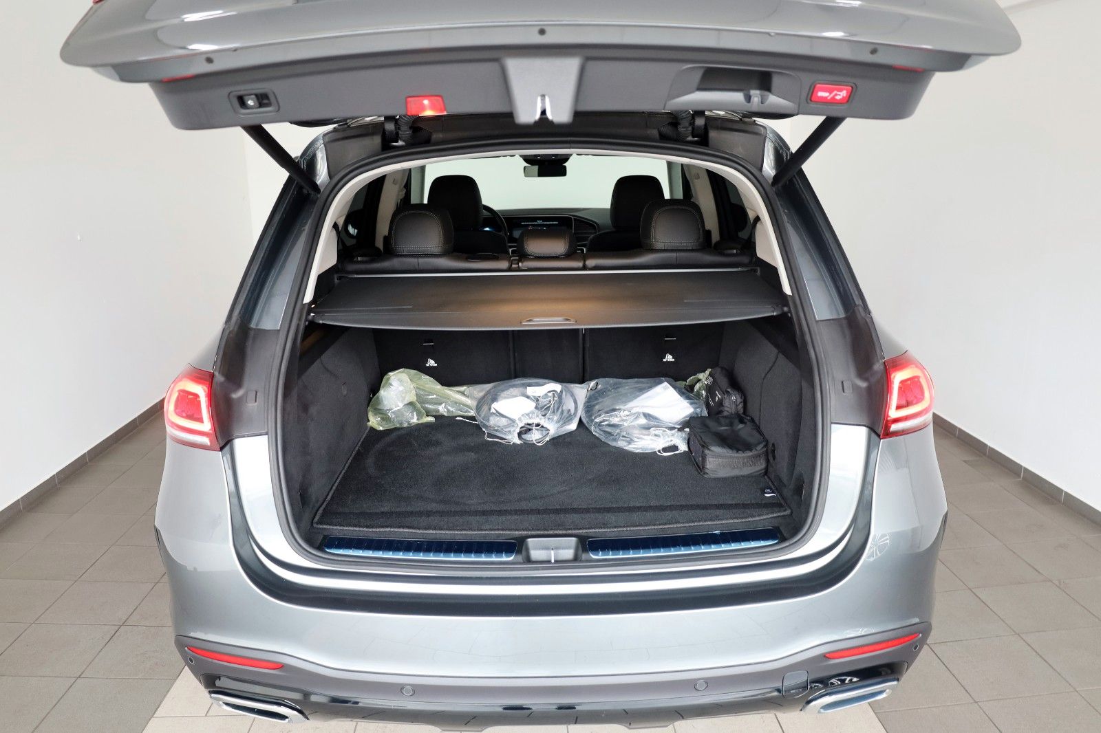 Fahrzeugabbildung Mercedes-Benz GLE 350e 4M AMG Line Leder,Navi,Park/Night-P,AHK