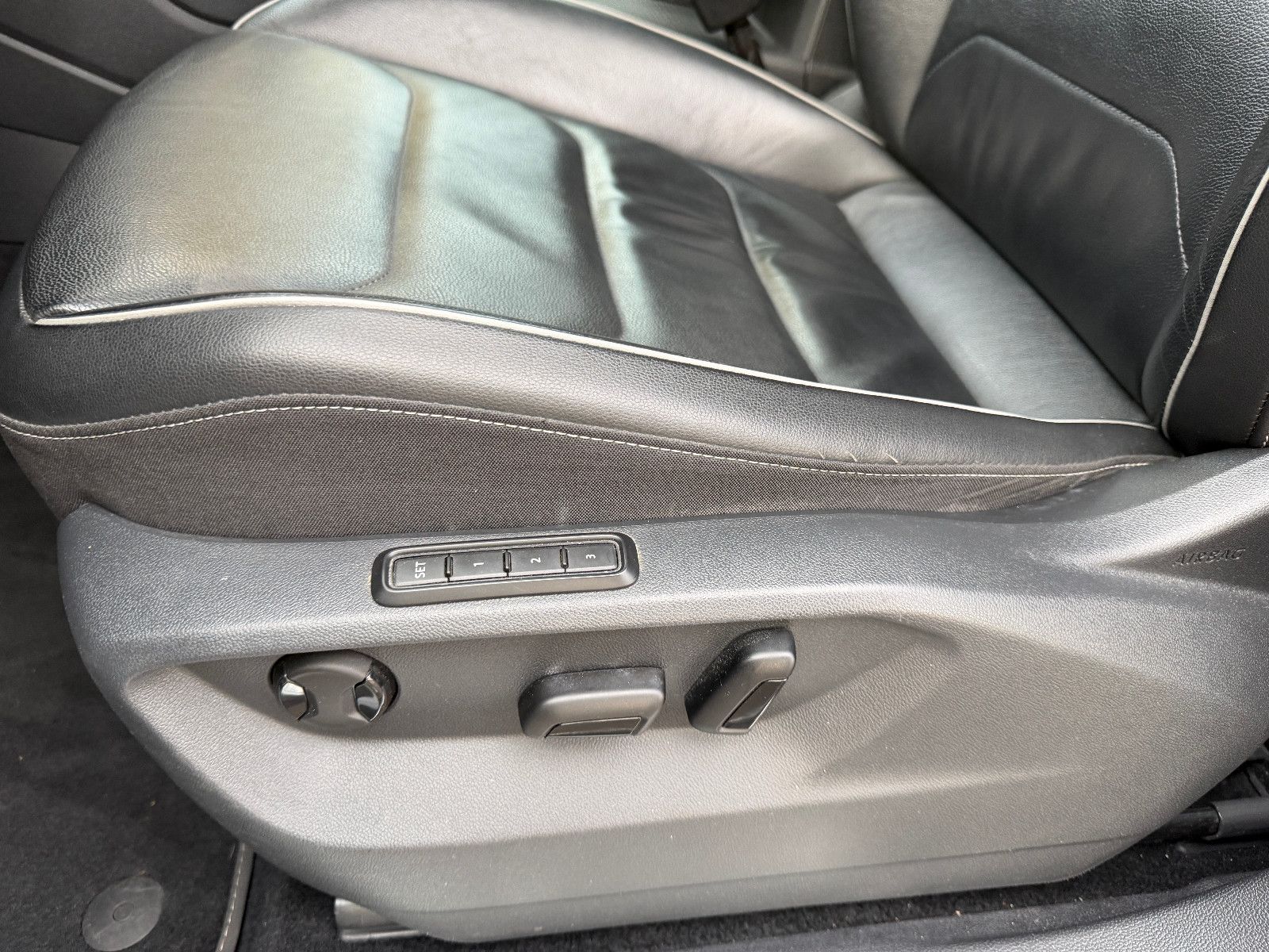 Fahrzeugabbildung Volkswagen Tiguan Allspace Highline 4Motion/R-LINE/PANO/LED