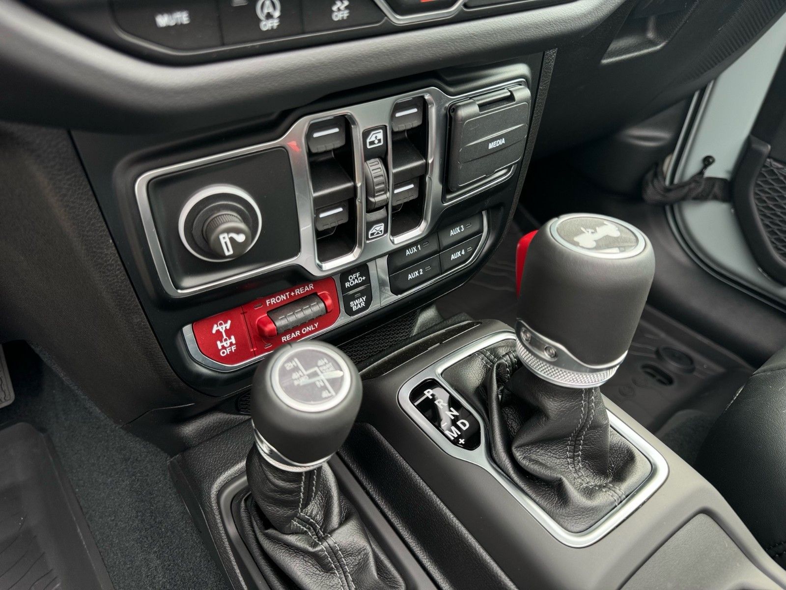 Fahrzeugabbildung Jeep Wrangler Unlimited Rubicon SkyOneTouch 2xKamera