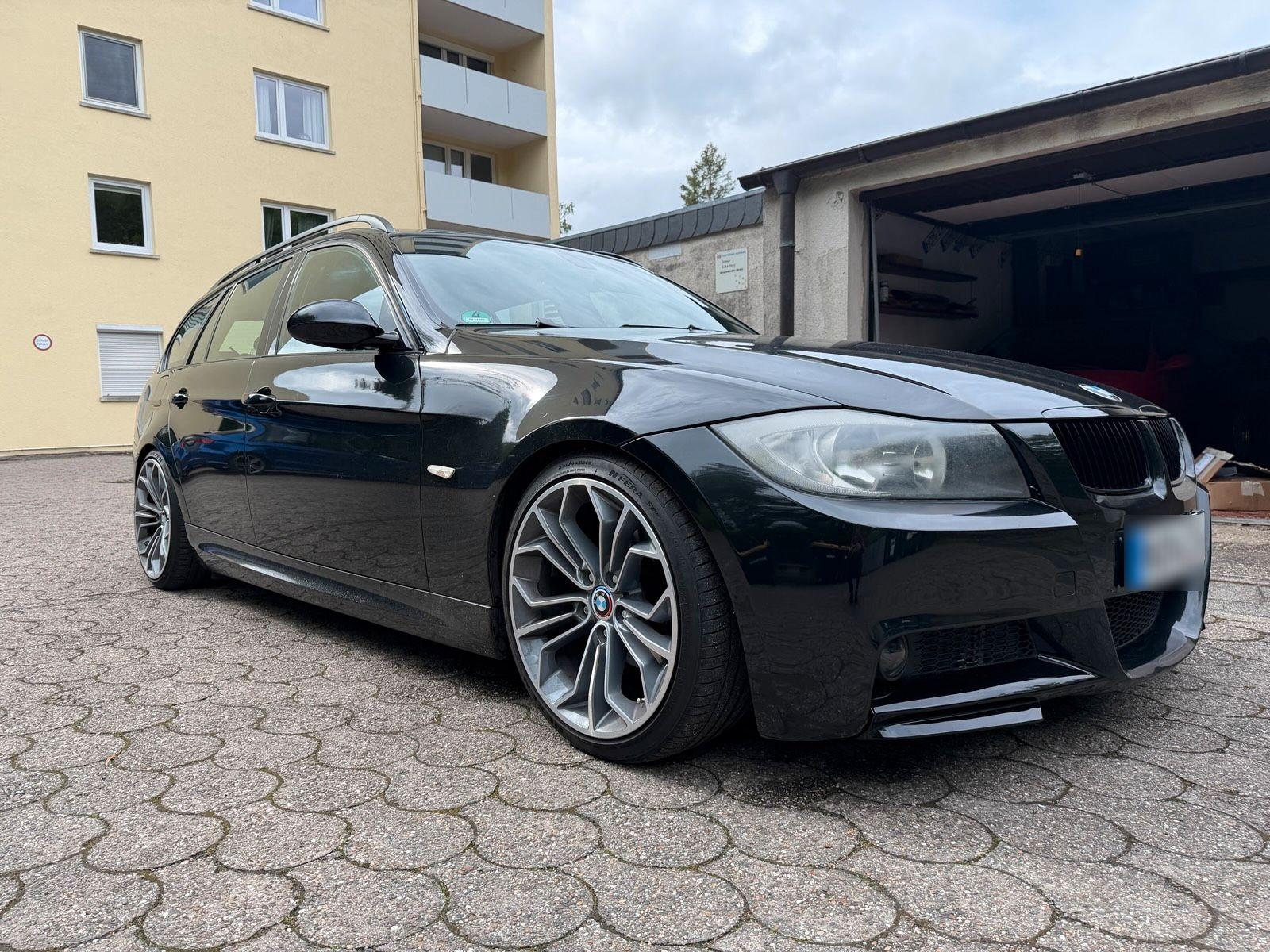 BMW 318 2006 — вигляд ззаду