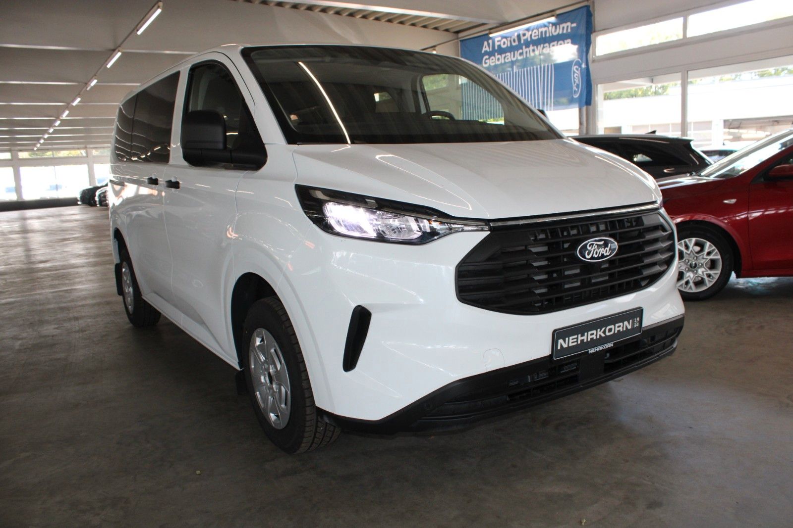 Fahrzeugabbildung Ford Transit Custom Kombi Trend 8-Sitzer GJR SOFORT