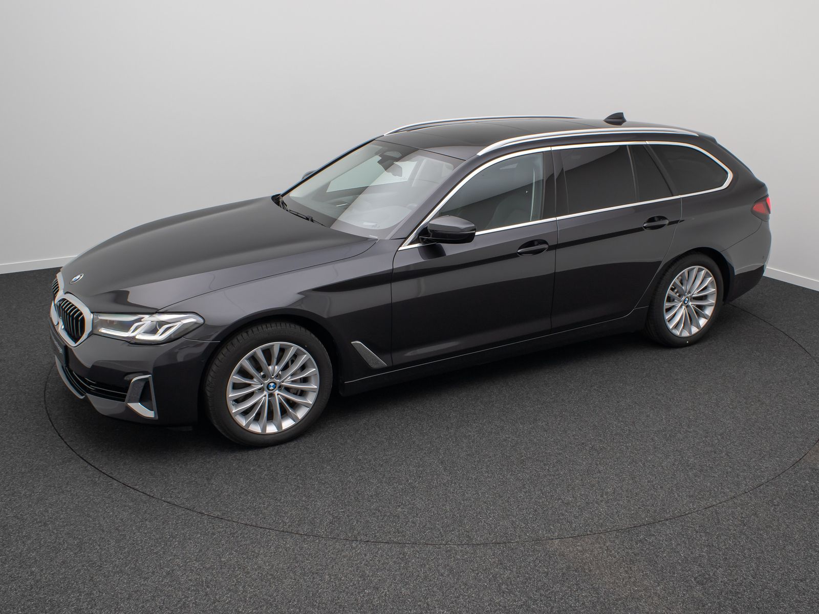 Fahrzeugabbildung BMW 540i xD Luxury Line ACC DispKey DAB Panorama HUD