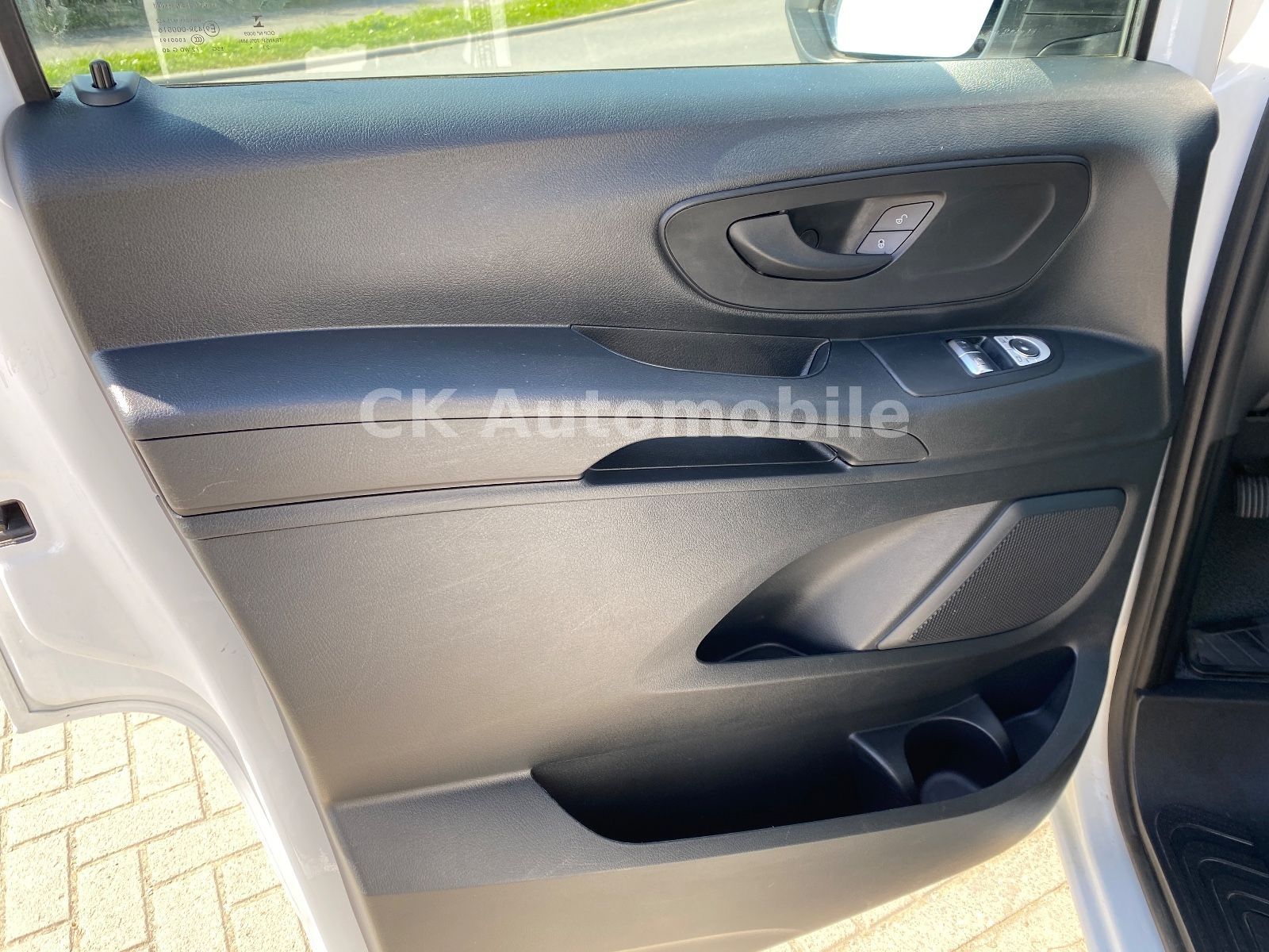 Fahrzeugabbildung Mercedes-Benz Vito Tourer 116 Pro lang Autom./8 Sitze/Navi/Kam