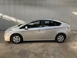 Toyota Prius 1.8-l-VVT-i Hybrid Terra *12.291 KM* - silberne Toyota Prius