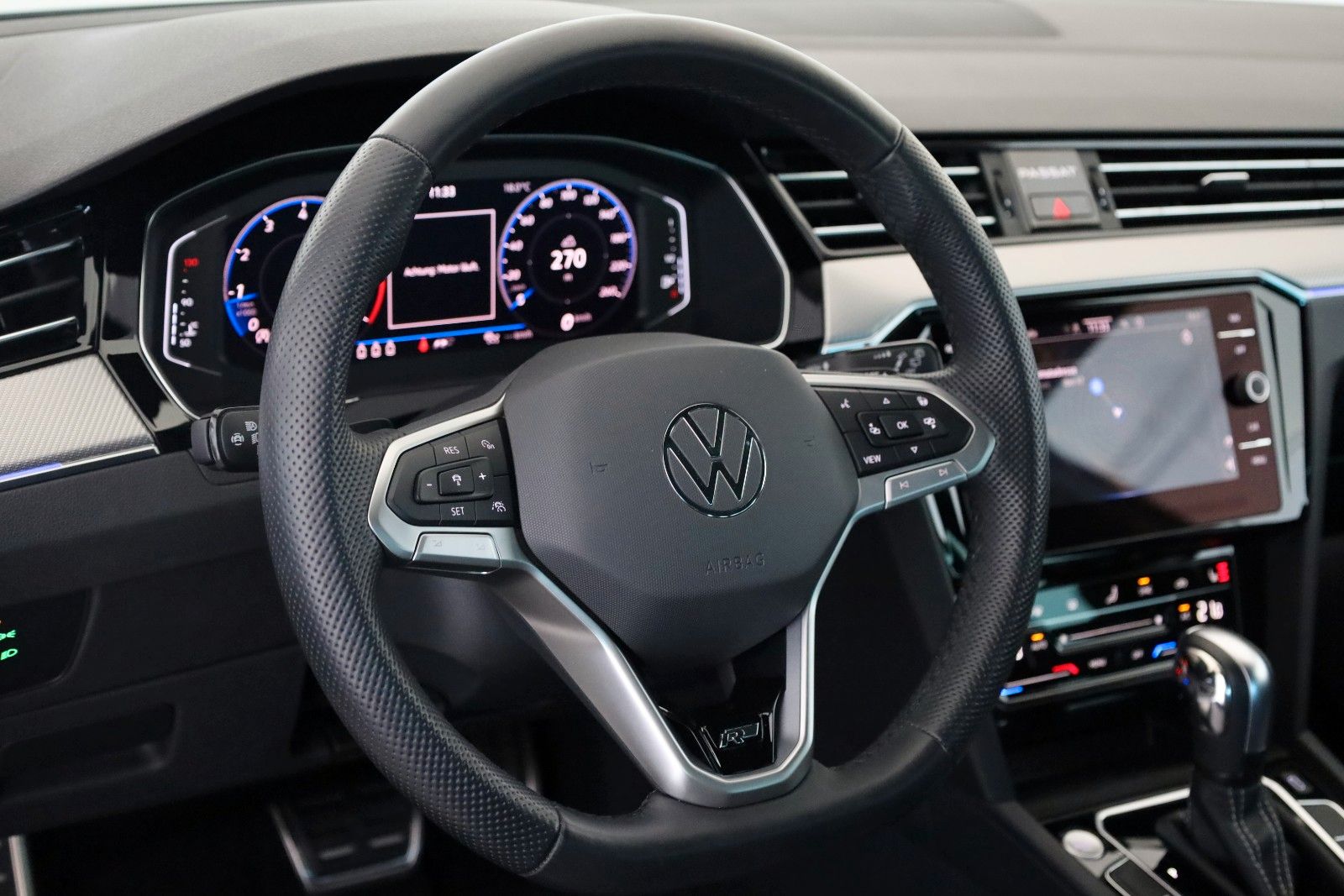 Fahrzeugabbildung Volkswagen Passat Variant R Line Leder,Navi,LED,ACC,CarPlay