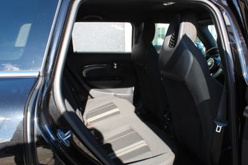 Fahrzeugabbildung MINI Clubman Cooper SD All4 JCW Navi