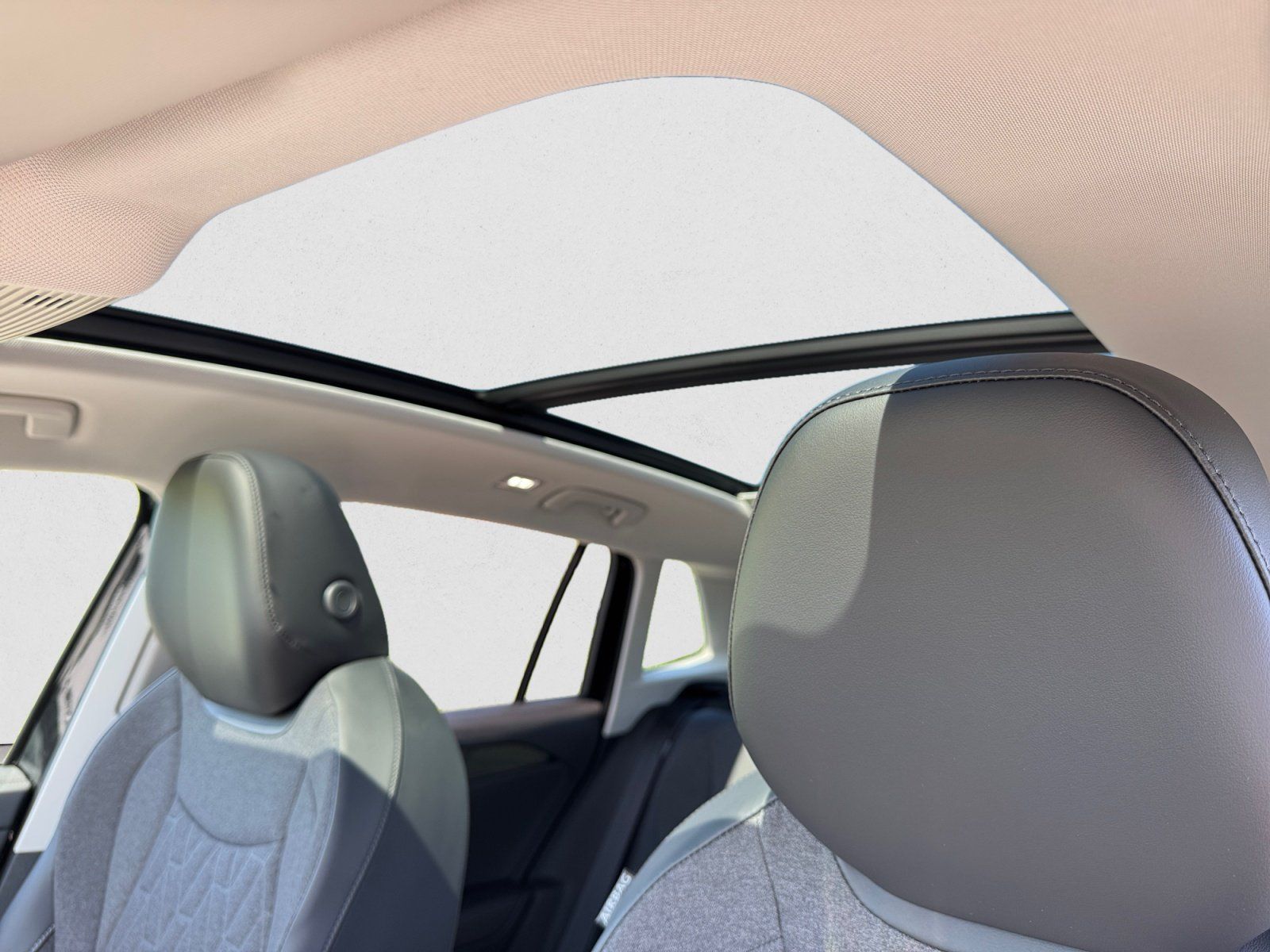Volkswagen Tiguan - Bild 14