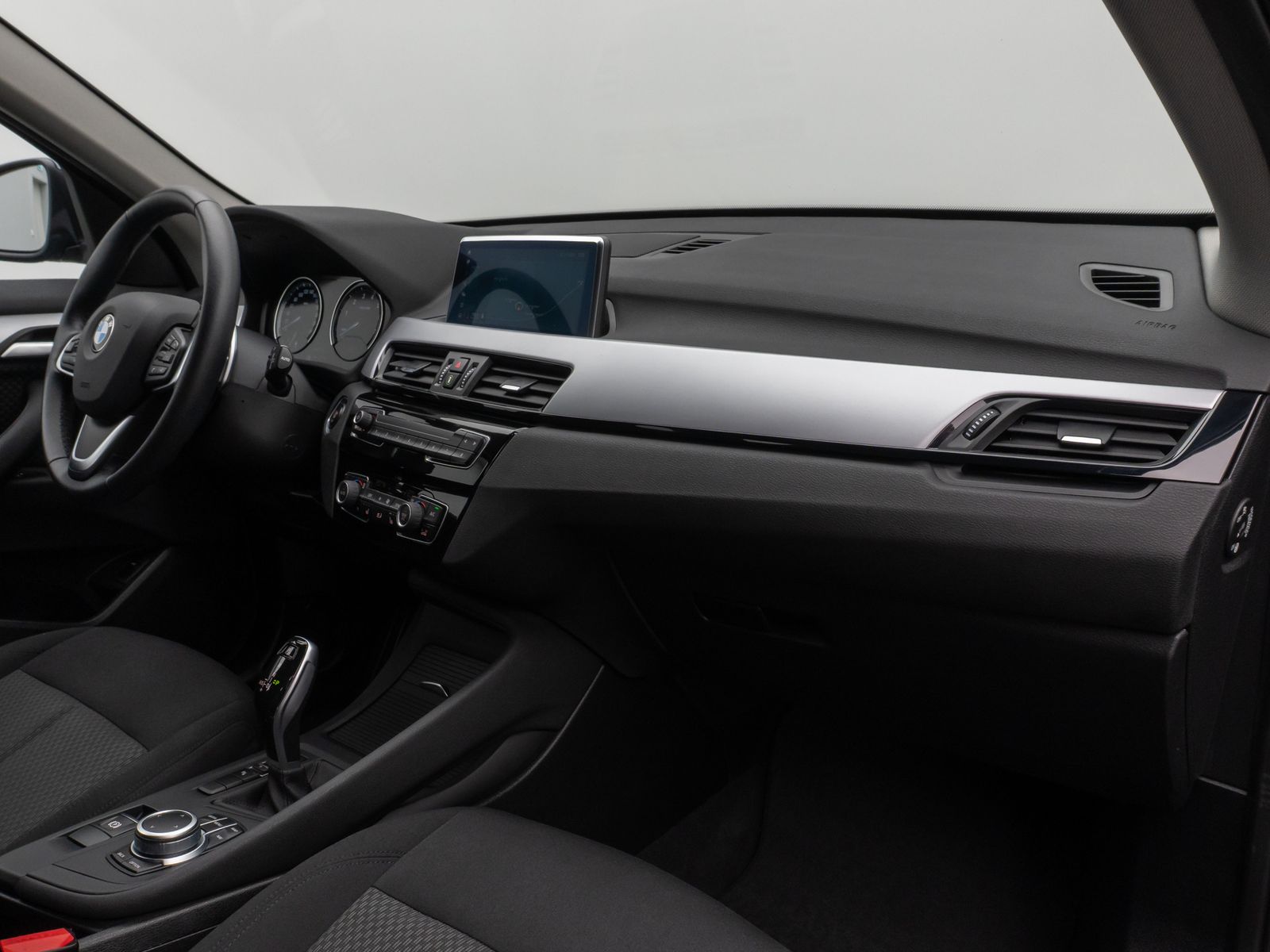 Fahrzeugabbildung BMW X1 sD20i Kamera DAB HiFi Navi Geschwindigkeitsre