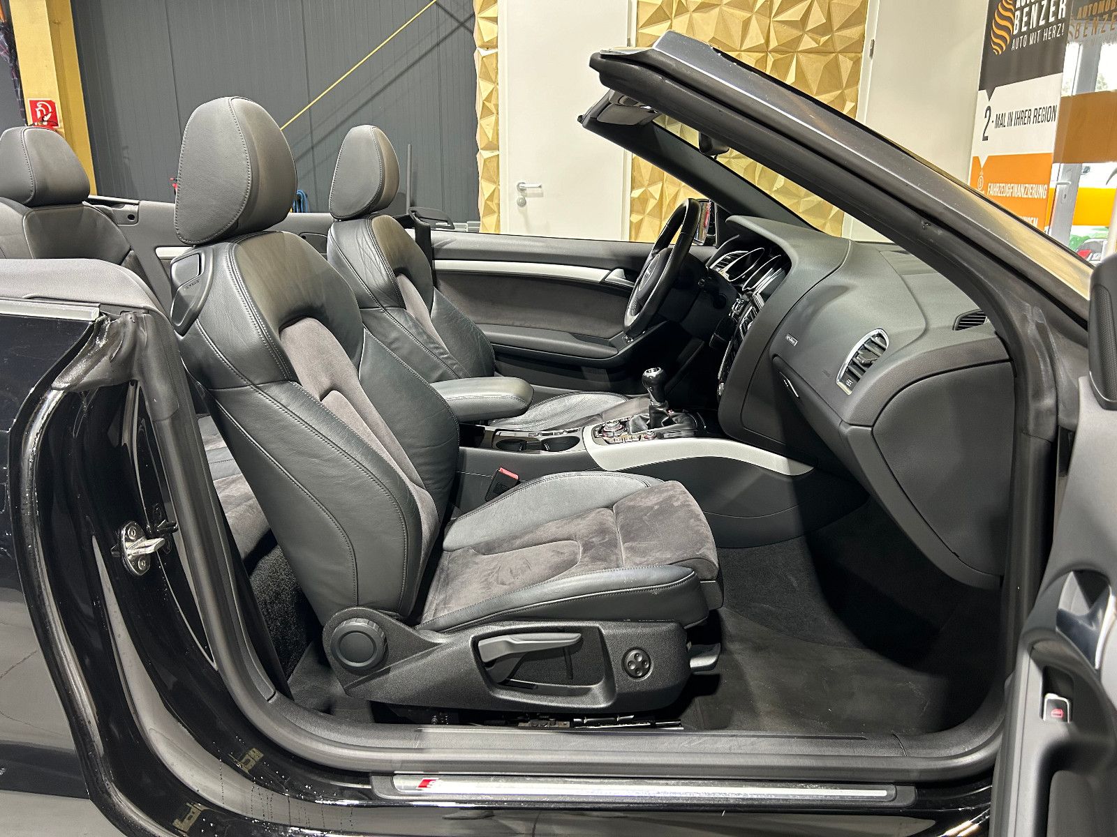 Fahrzeugabbildung Audi A5 Cabriolet 2.0 TDI  quattro/NAVI/PDC/SHZ/KLIMA