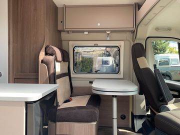 Carado CV 640 PRO AWT isoliert Rahmenfenster