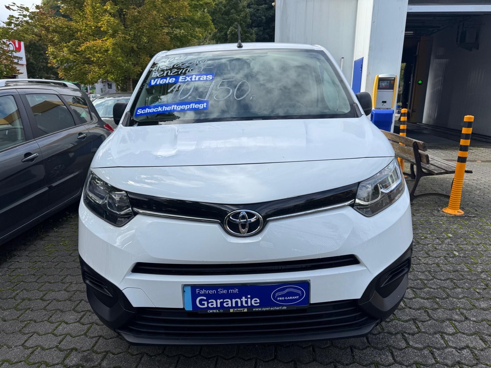 Fahrzeugabbildung Toyota Proace City 1,2-l-Turbo 81kW L1 LKW