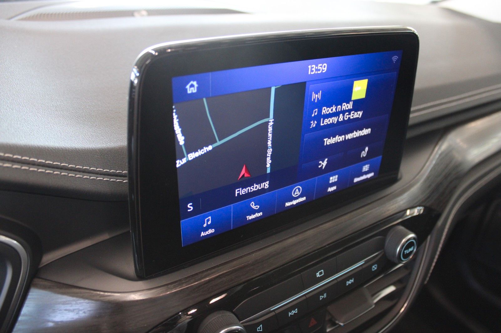 Fahrzeugabbildung Ford Kuga 2.5 PHEV Vignale Aut. LED B&O el. AHK uvm