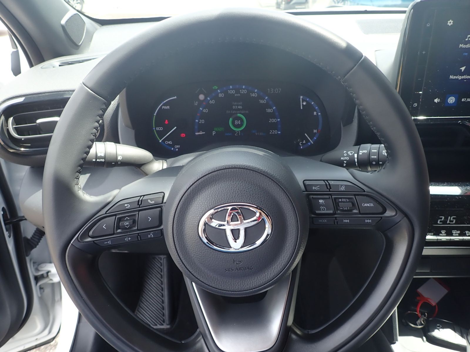 Fahrzeugabbildung Toyota Yaris Cross Hybrid FWD Team Deutschland/KAMERA
